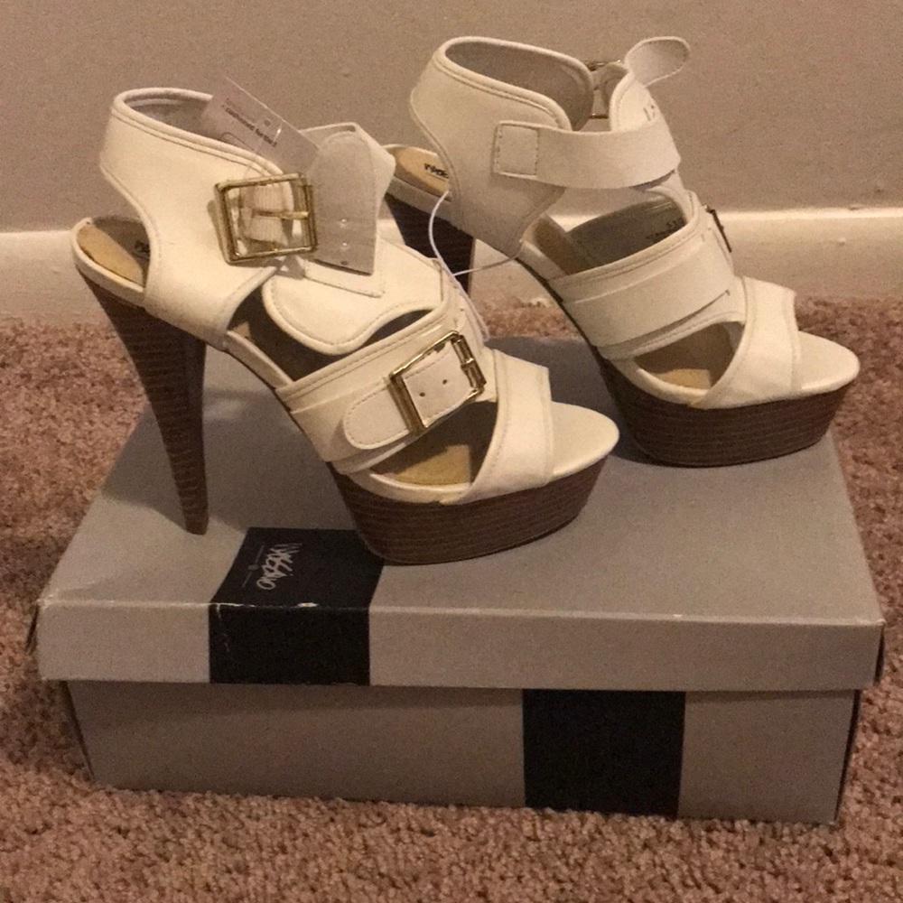 Mossimo Pavan Women’s Buckled Upper Sandal